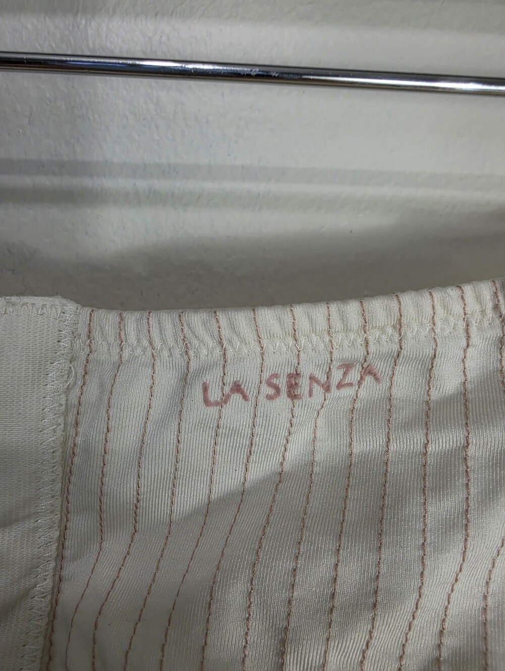 La SENZA Ivory and Blush Lace Garter Belt - Picture 4 of 7